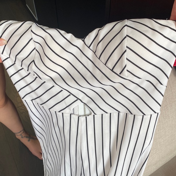 Strapless striped jumpsuit - Picture 2 of 6